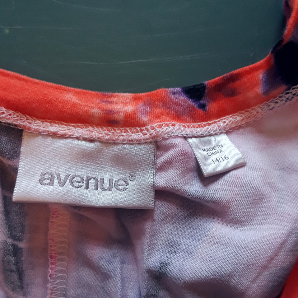 Top - Picture 2 of 2